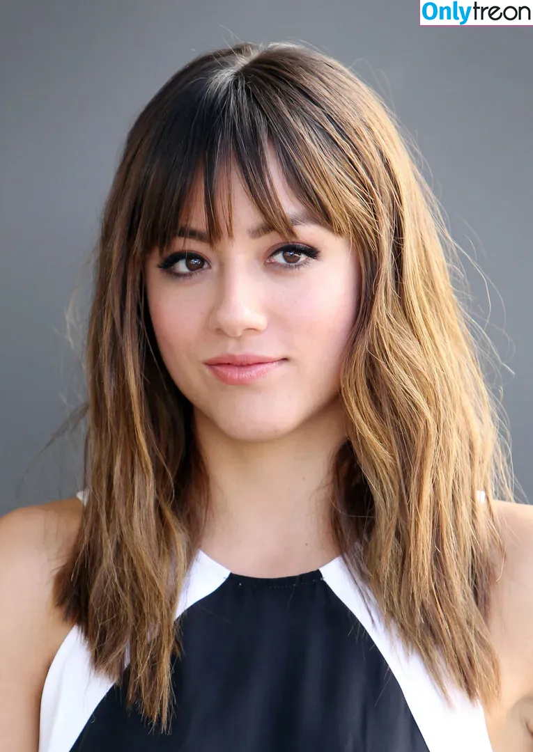 Chloe Bennet голая photo #0088 (chloebennet)