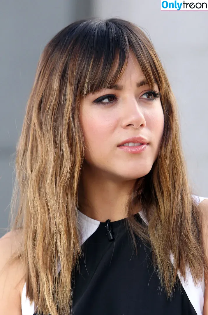 Chloe Bennet голая photo #0091 (chloebennet)