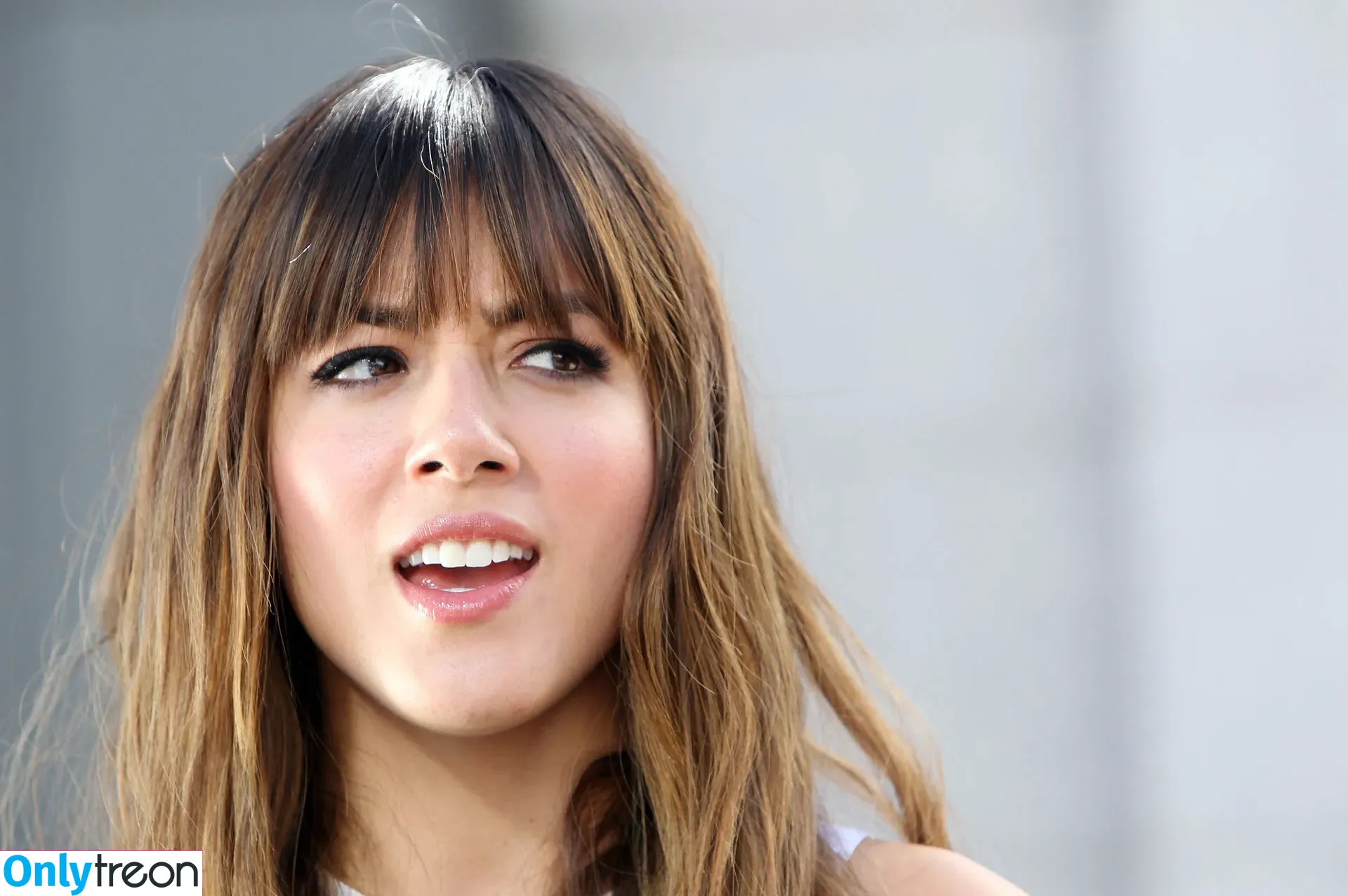 Chloe Bennet голая photo #0097 (chloebennet)