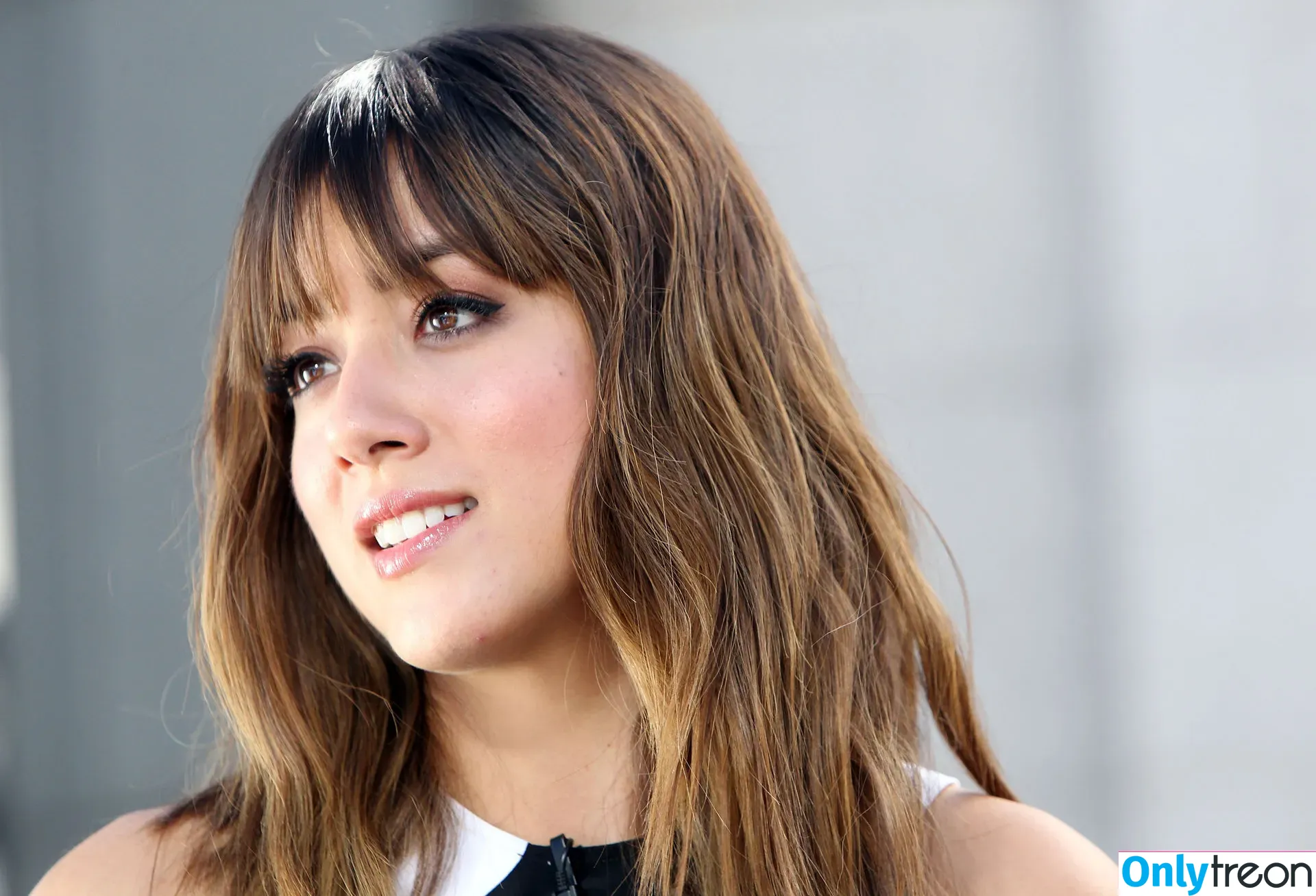 Chloe Bennet голая photo #0100 (chloebennet)