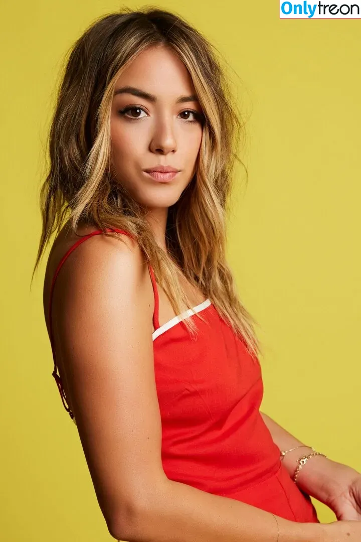 Chloe Bennet голая photo #0193 (chloebennet)