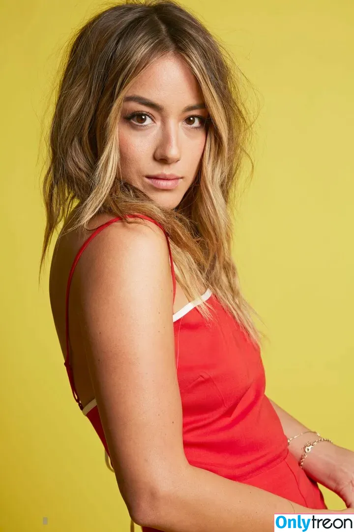 Chloe Bennet голая photo #0195 (chloebennet)