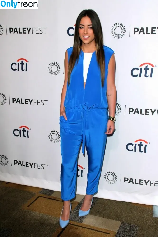 Chloe Bennet голая photo #0223 (chloebennet)