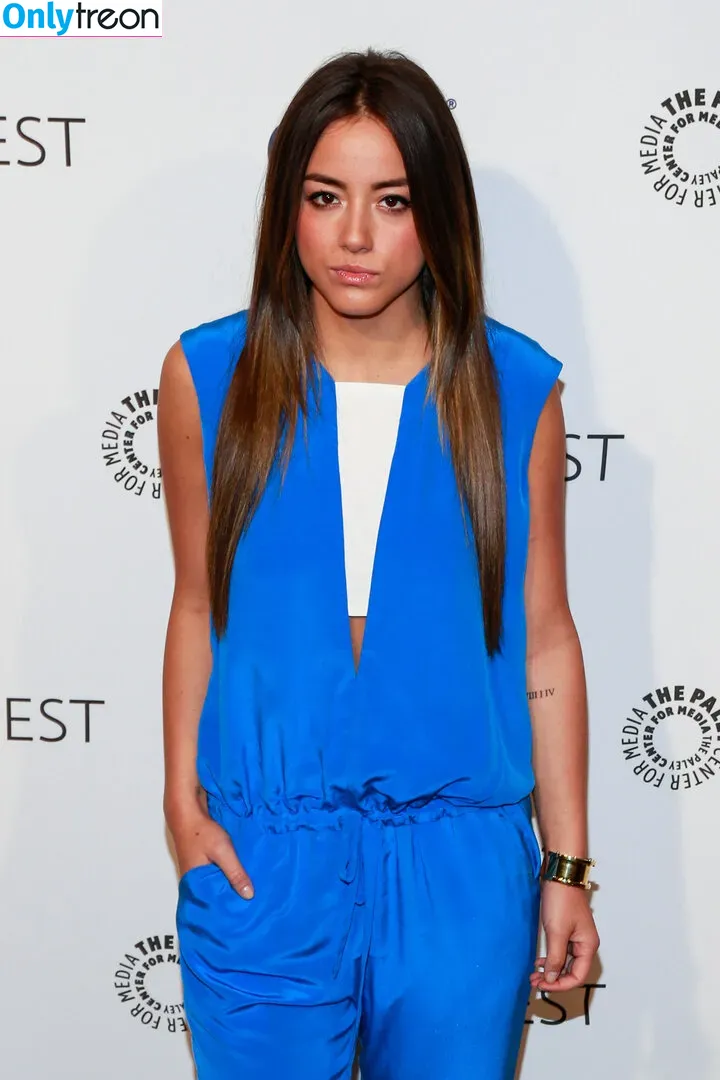 Chloe Bennet голая photo #0224 (chloebennet)