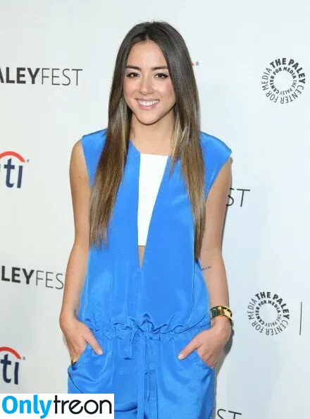 Chloe Bennet голая photo #0303 (chloebennet)