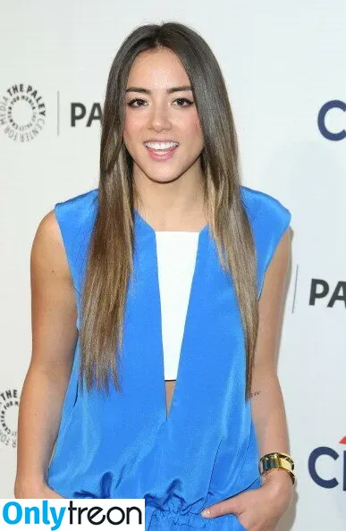Chloe Bennet голая photo #0304 (chloebennet)