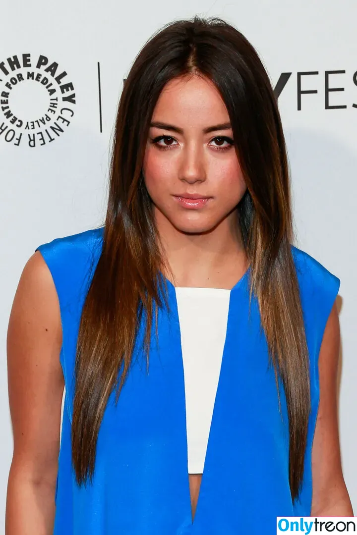 Chloe Bennet голая photo #0311 (chloebennet)