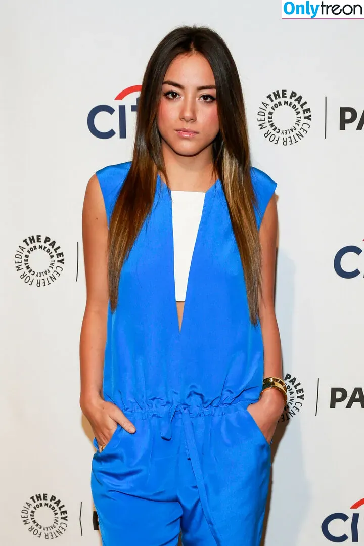 Chloe Bennet голая photo #0312 (chloebennet)