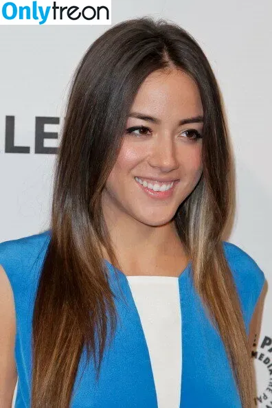 Chloe Bennet голая photo #0316 (chloebennet)