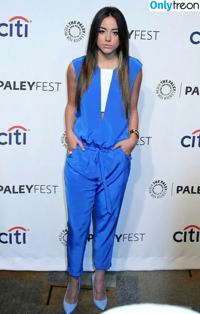 Chloe Bennet голая photo #0324 (chloebennet)