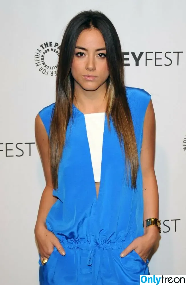Chloe Bennet голая photo #0327 (chloebennet)