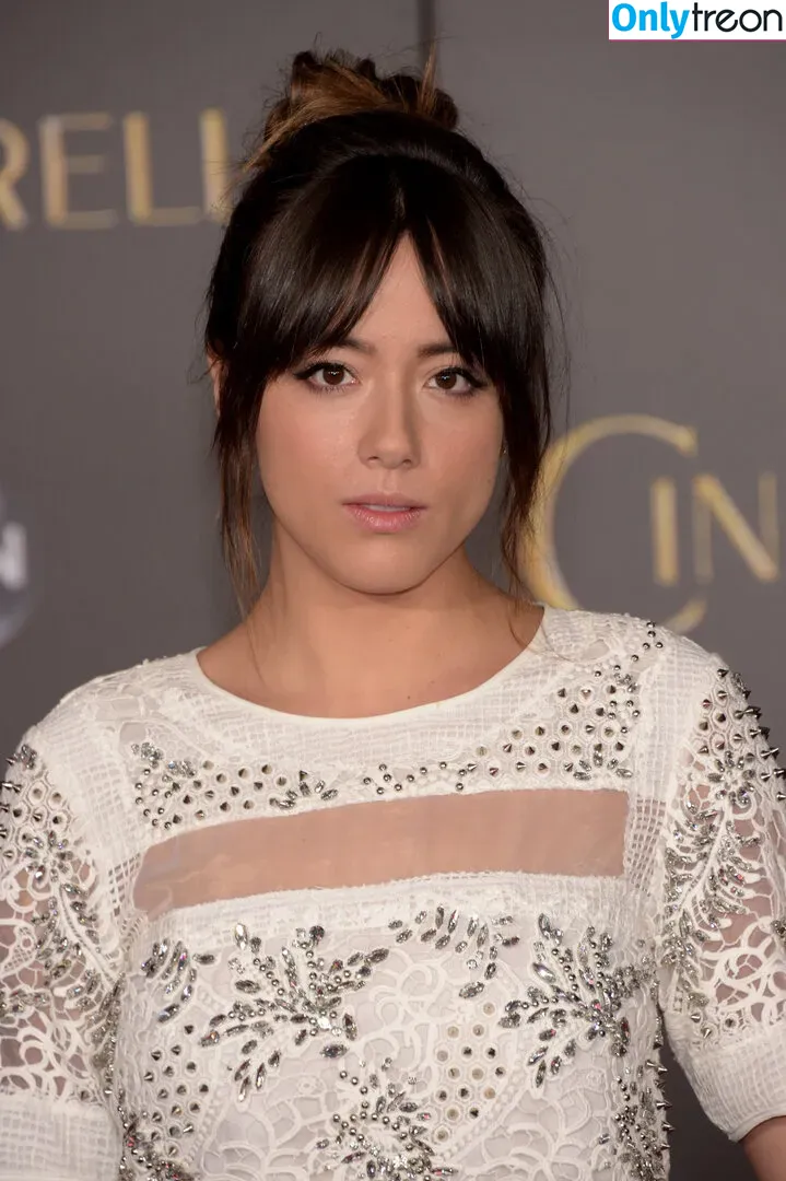 Chloe Bennet голая photo #0361 (chloebennet)