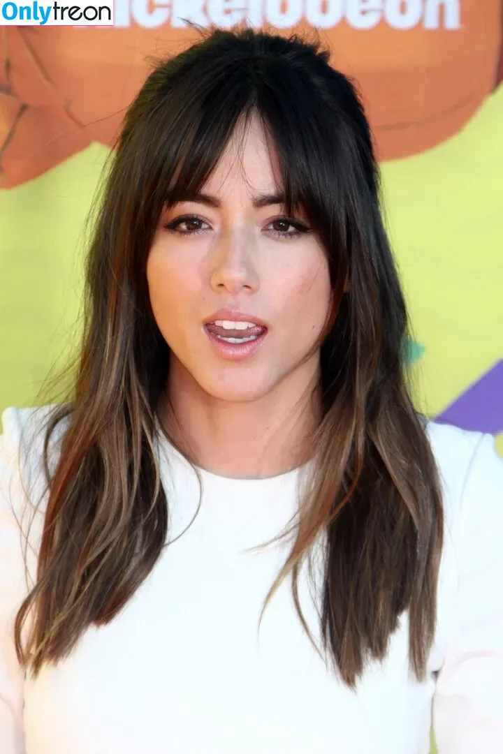 Chloe Bennet голая photo #0376 (chloebennet)