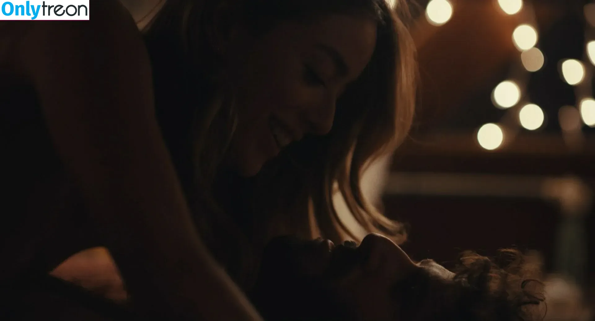 Chloe Bennet голая photo #0417 (chloebennet)