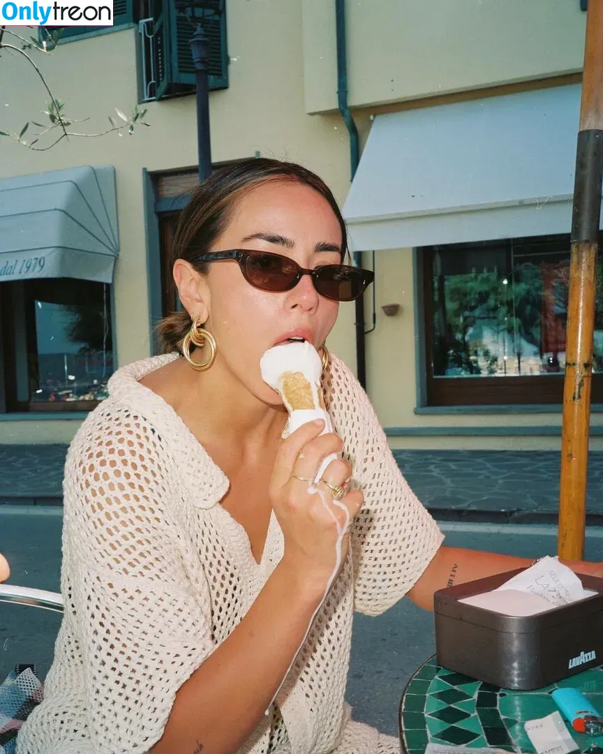 Chloe Bennet голая photo #0469 (chloebennet)