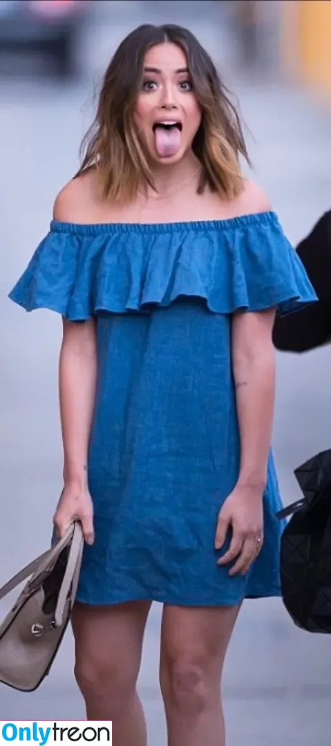 Chloe Bennet голая photo #0863 (chloebennet)