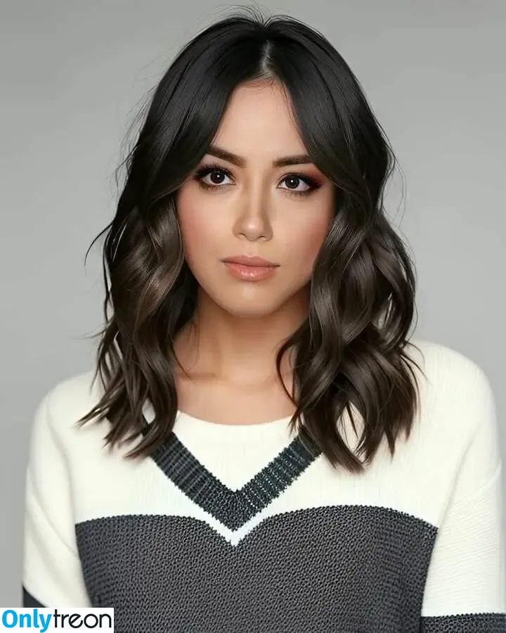 Chloe Bennet голая photo #0865 (chloebennet)