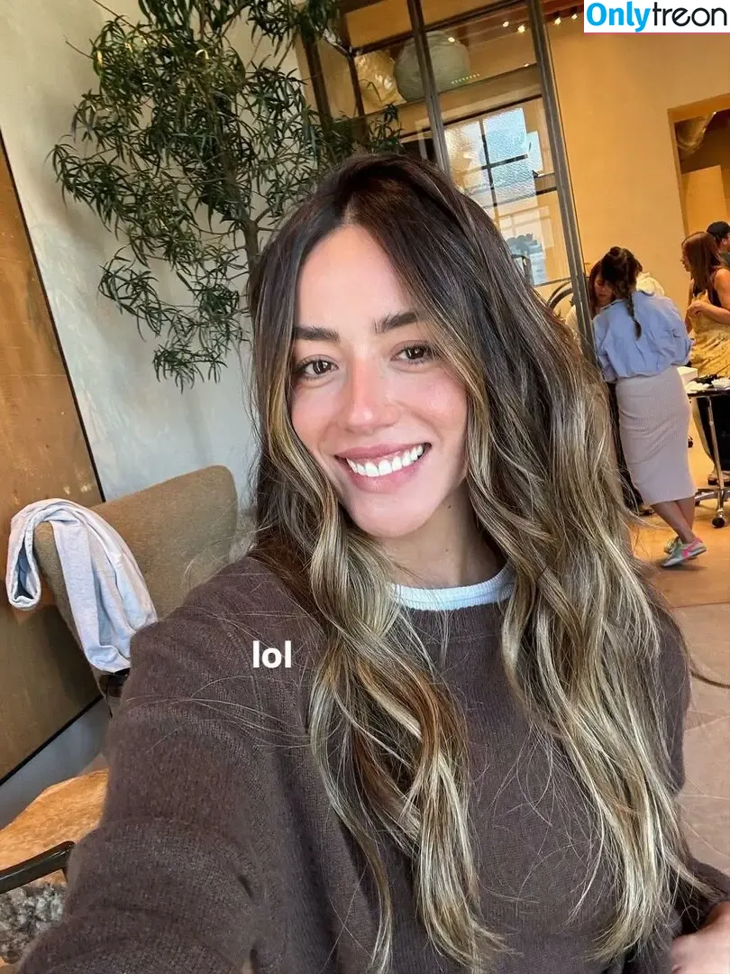 Chloe Bennet голая photo #0875 (chloebennet)