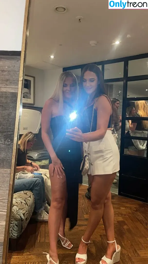 Chloe Burns голая photo #0125 (chloe.burnns)