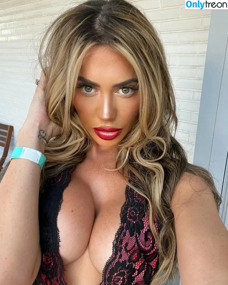 Chloe Ferry Geordie Shore голая photo #0081 (chloegshore1)