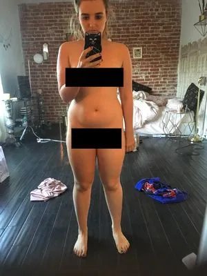 Chloe Fineman / chloeiscrazy nude photo #0004