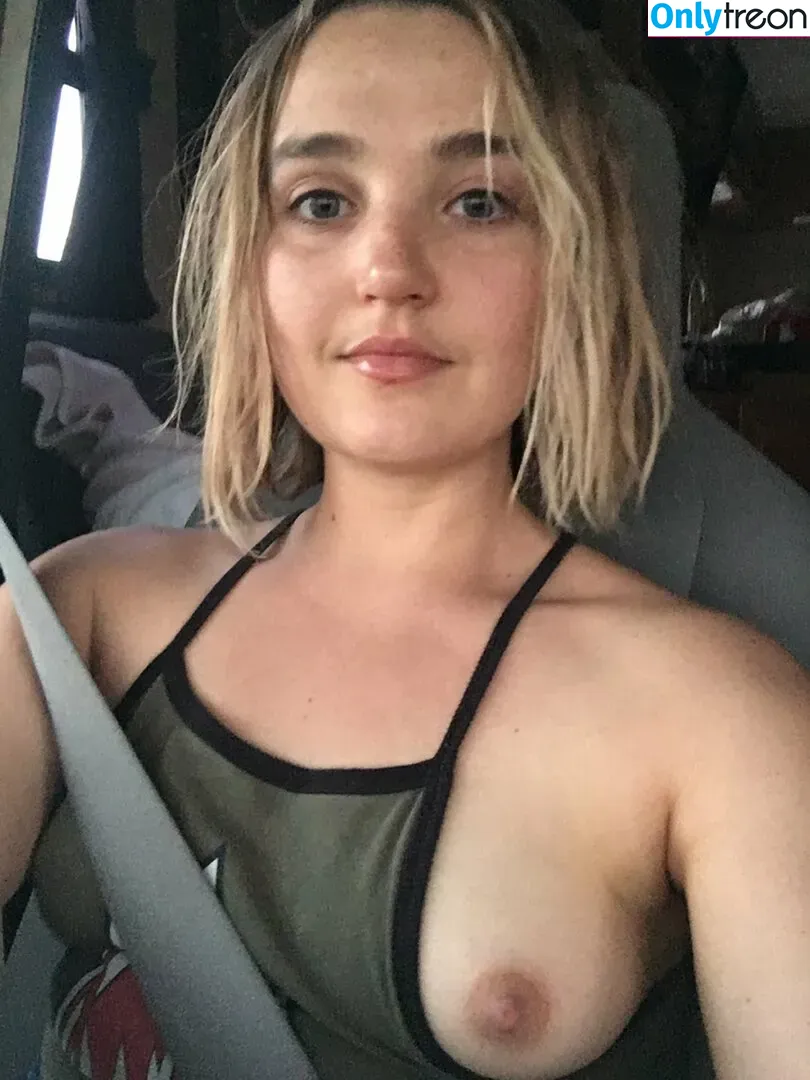 Chloe Fineman nude photo #0050 (chloeiscrazy)