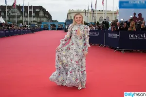 Chloe Grace Moretz / ChloeGMoretz nude photo #0738