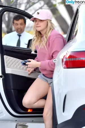 Chloe Grace Moretz / ChloeGMoretz nude photo #0827