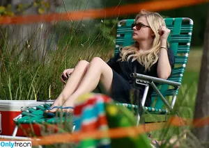 Chloe Grace Moretz / ChloeGMoretz nude photo #0880