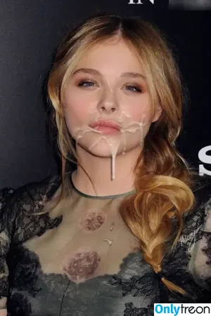 Chloe Grace Moretz / ChloeGMoretz nude photo #0887