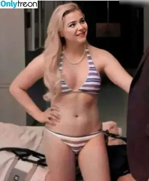 Chloe Grace Moretz / ChloeGMoretz nude photo #0894