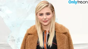 Chloe Grace Moretz / ChloeGMoretz nude photo #0921