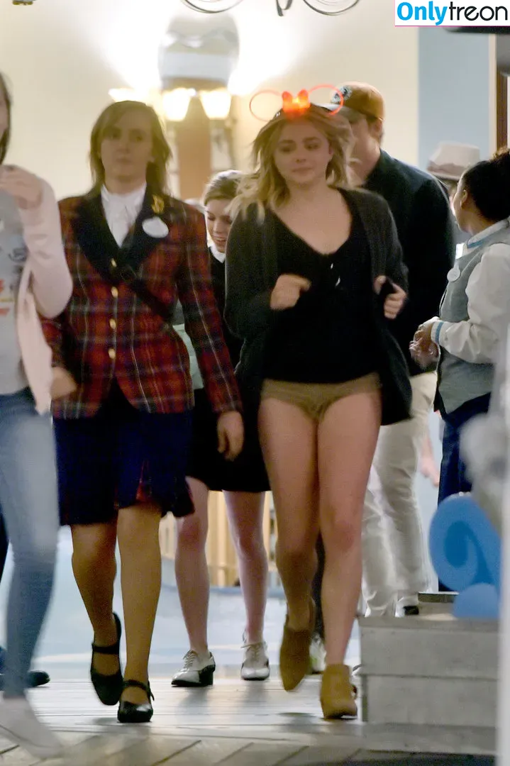 Chloe Grace Moretz nude photo #0023 (chloegmoretz)