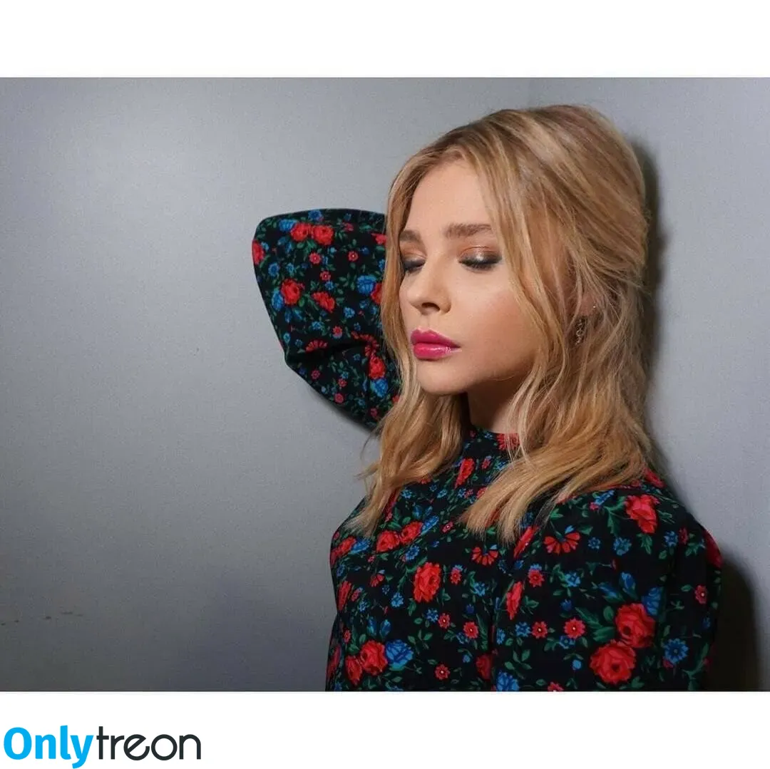 Chloe Grace Moretz голая photo #0055 (chloegmoretz)