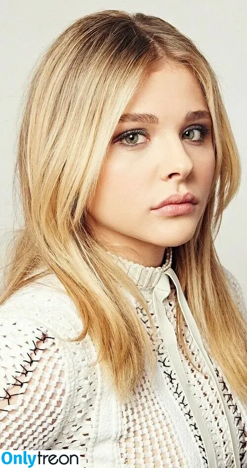 Chloe Grace Moretz nude photo #0113 (chloegmoretz)