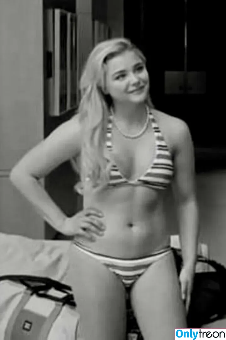 Chloe Grace Moretz nude photo #0171 (chloegmoretz)