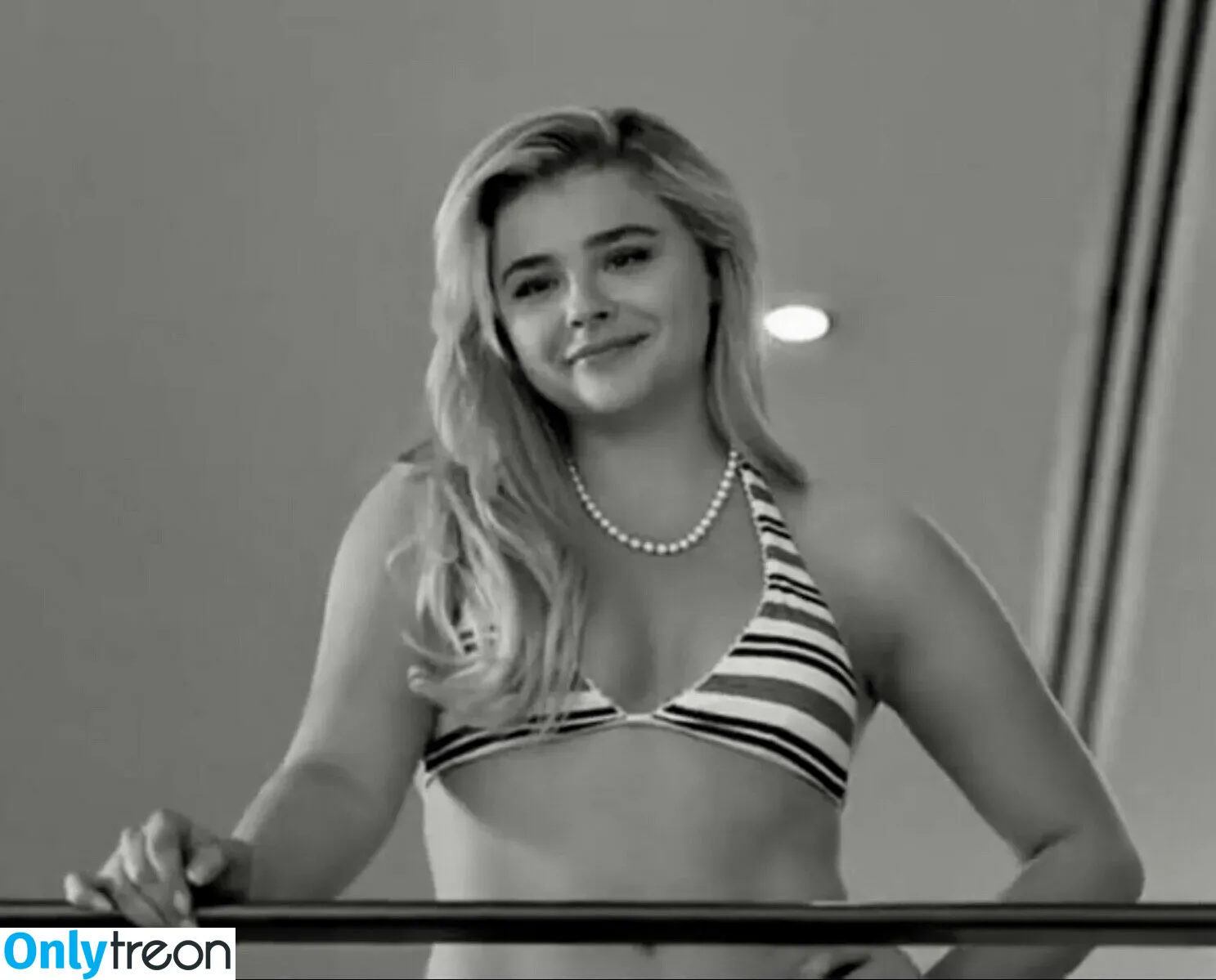 Chloe Grace Moretz nude photo #0190 (chloegmoretz)