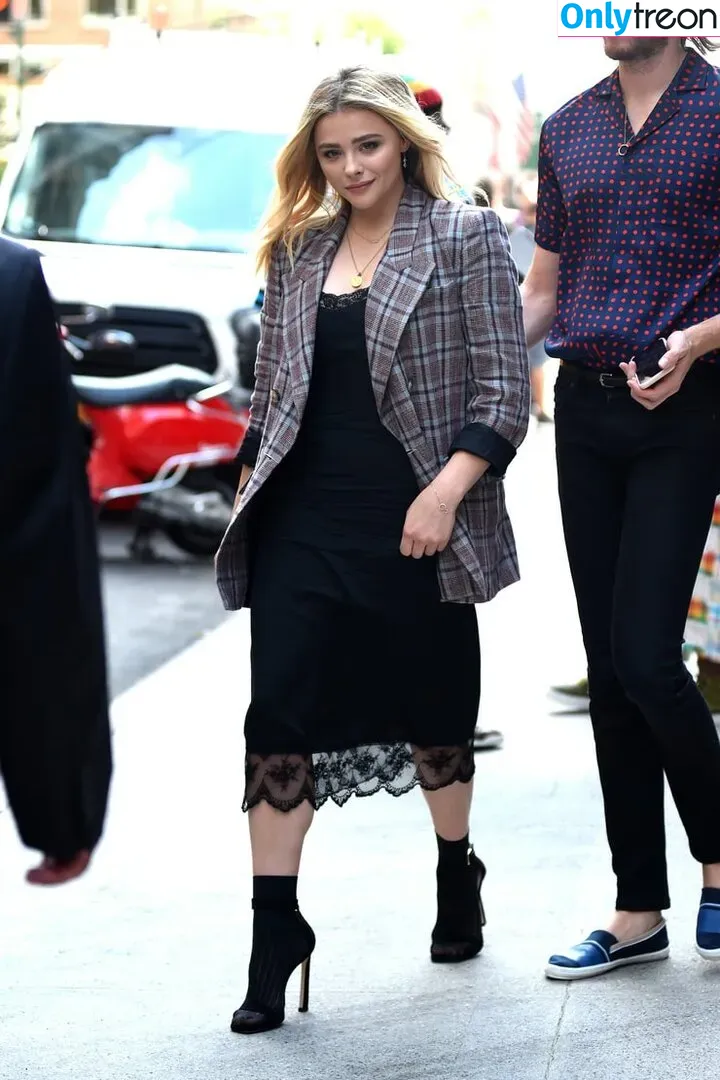 Chloe Grace Moretz голая photo #0251 (chloegmoretz)