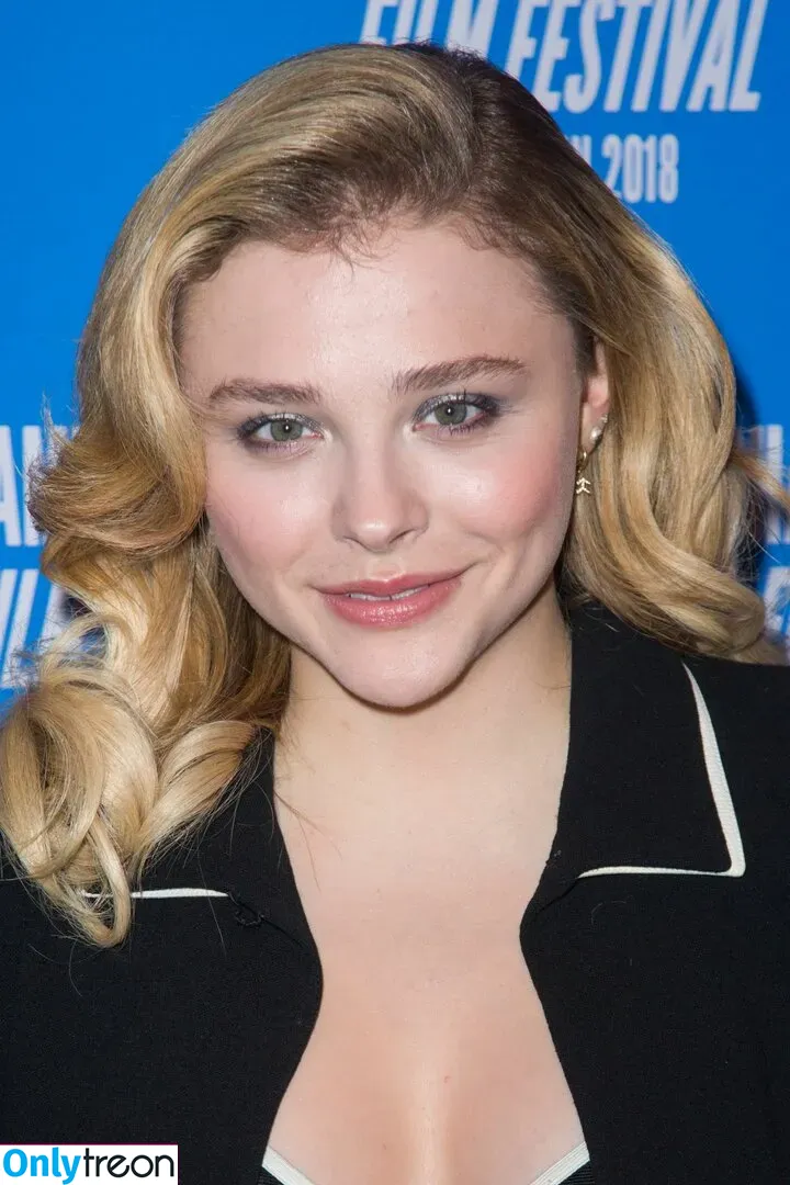 Chloe Grace Moretz nude photo #0460 (chloegmoretz)