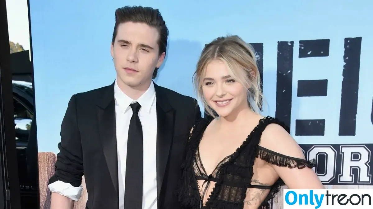 Chloe Grace Moretz nude photo #0910 (ChloeGMoretz)