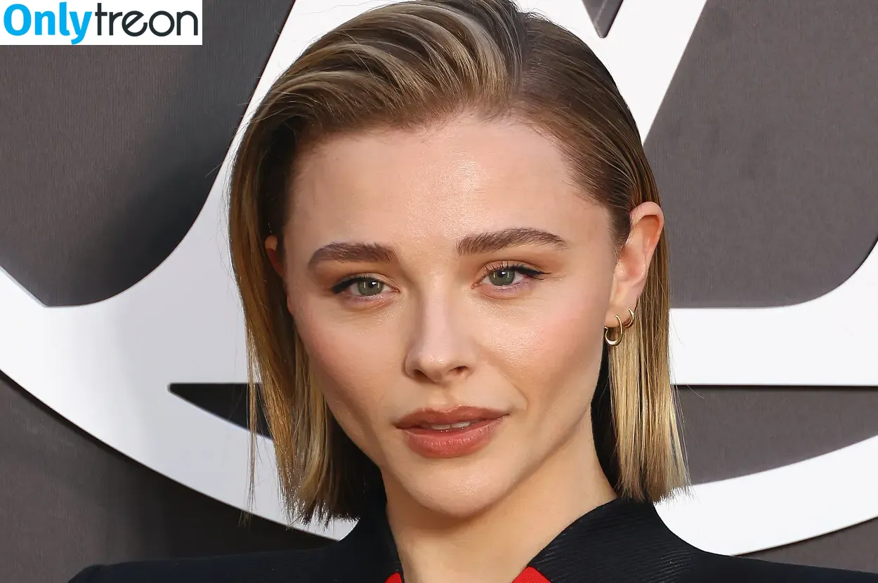 Chloe Grace Moretz nude photo #0922 (ChloeGMoretz)