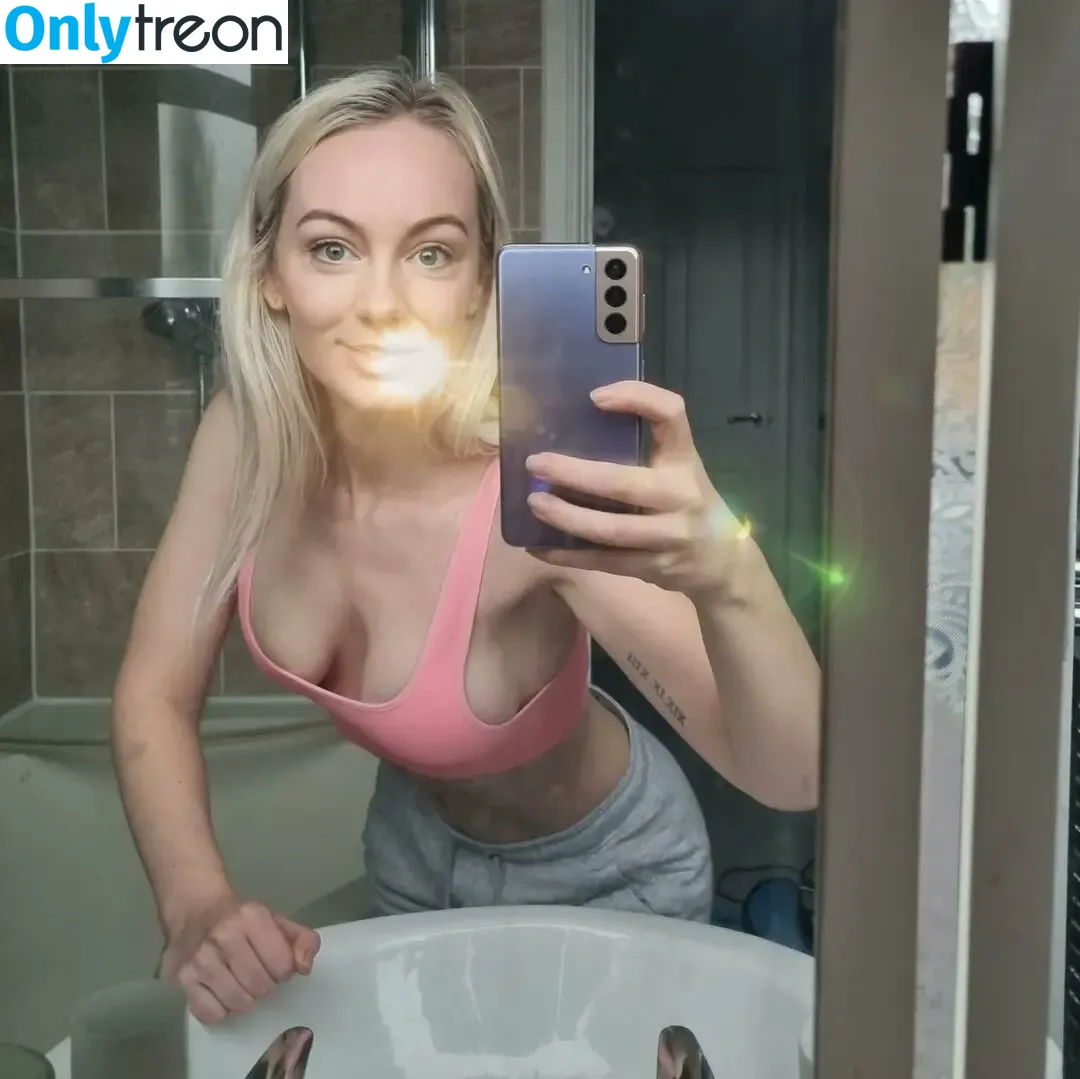 Chloe Hill nude photo #0022 (realchloeehill)