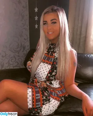 Chloe Joanne Carter / chloecarterxoxo / chloejoannecarter22x nude photo #0034