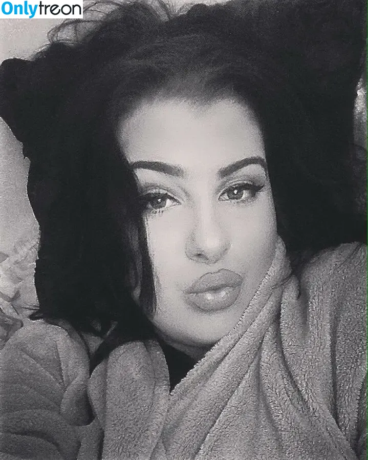 Chloe Joanne Carter nude photo #0001 (chloecarterxoxo / chloejoannecarter22x)