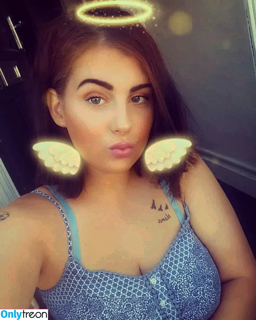 Chloe Joanne Carter nude photo #0002 (chloecarterxoxo / chloejoannecarter22x)