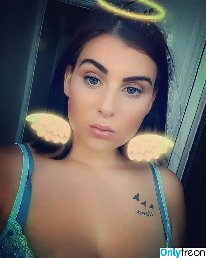 Chloe Joanne Carter nude photo #0006 (chloecarterxoxo / chloejoannecarter22x)