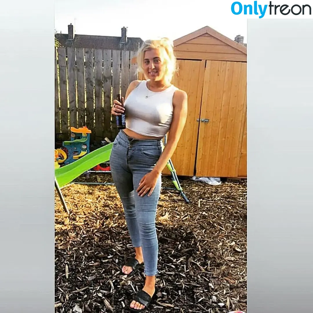 Chloe Joanne Carter nude photo #0022 (chloecarterxoxo / chloejoannecarter22x)
