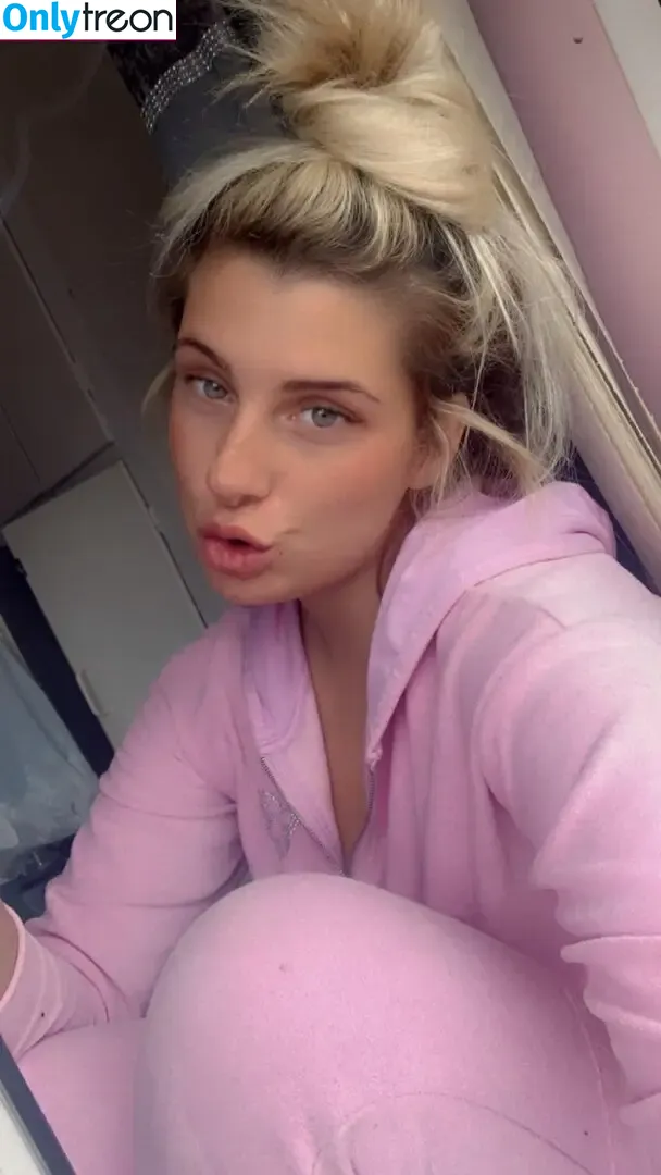 Chloe Joanne Carter nude photo #0041 (chloecarterxoxo / chloejoannecarter22x)