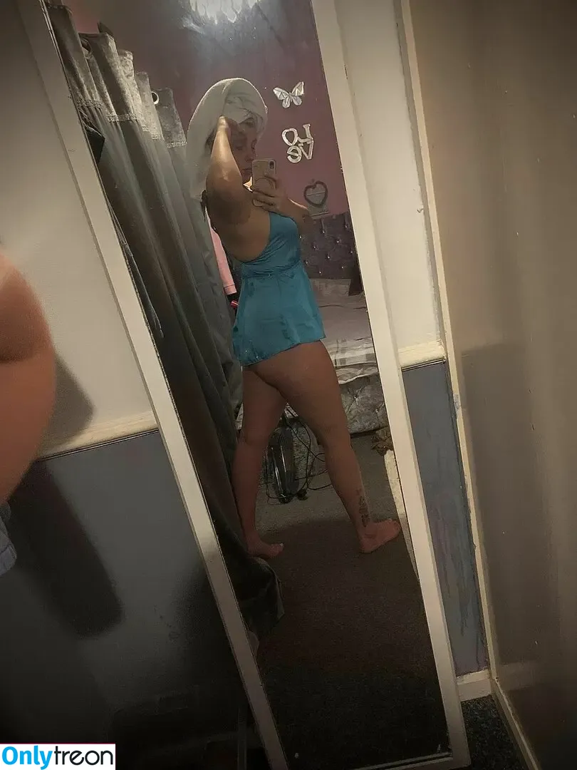 Chloe Joanne Carter nude photo #0053 (chloecarterxoxo / chloejoannecarter22x)