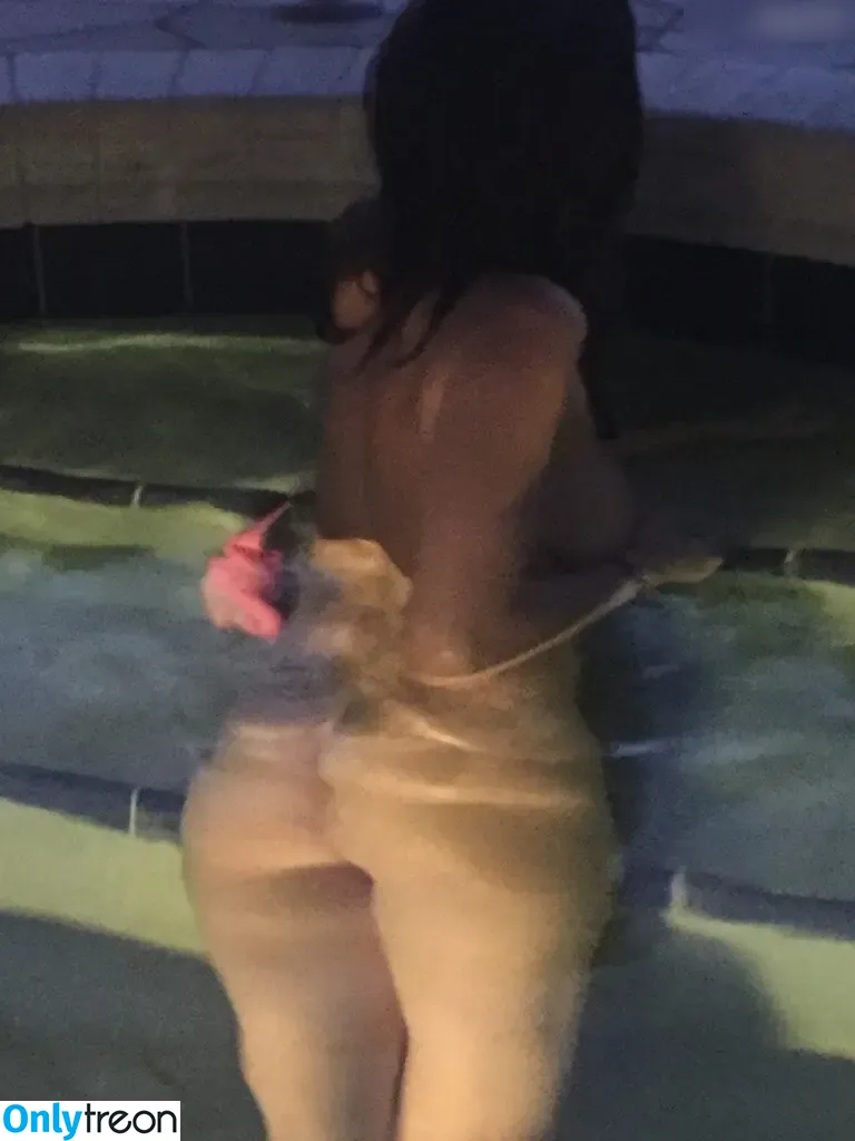 Chloe Lamb nude photo #0223 (chloelamb / itschloelamb)